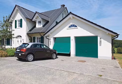 Solid wood gate Motif 925 in northern spruce fir green