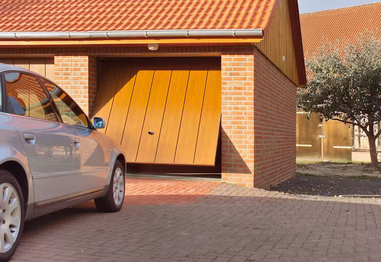 Steel Gate Motif 984 in Decograin Golden Oak