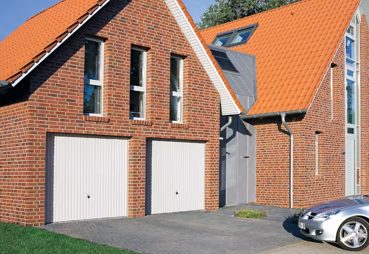 Steel gate motive 902 traffic white RAL 9016