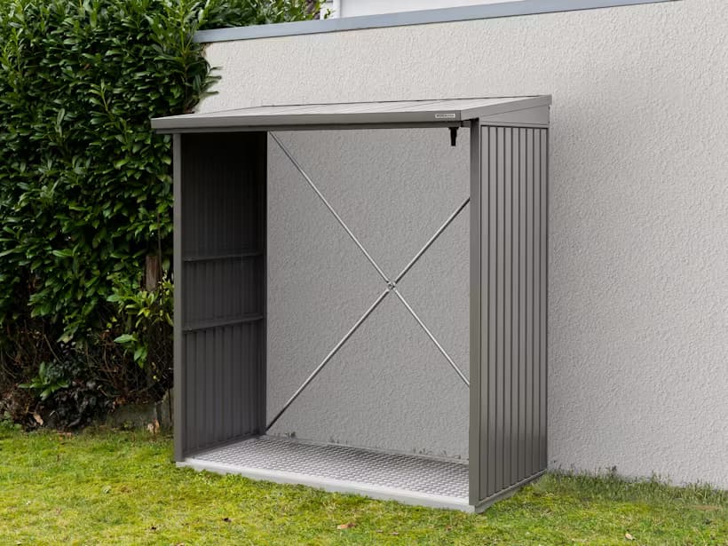 Firewood shelves with open struts